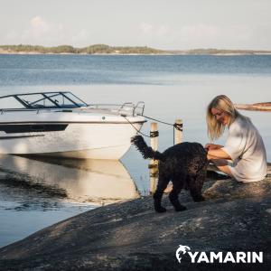 Yamarin 63 DC retkivene kalliorannalla