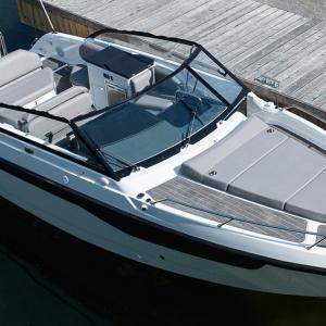 Naantalin Venemessuilla daycruiser Yamarin 80 DC