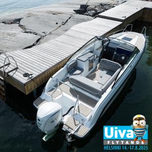 Uivassa venenäyttelyssä esiteltävä Yamarin 80 DC daycruiser