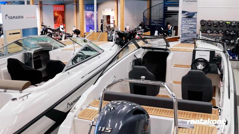 Yamarin daycruiser-veneitä Rantakoneen myymälässä