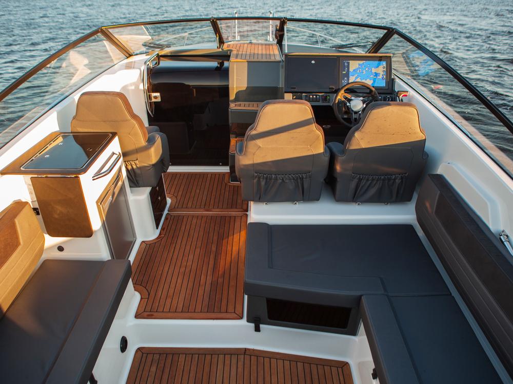 Yamarin 88 DC lyxig daycruiser