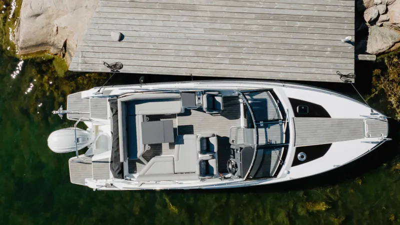 Yamarin 88 DC Premium at the pier