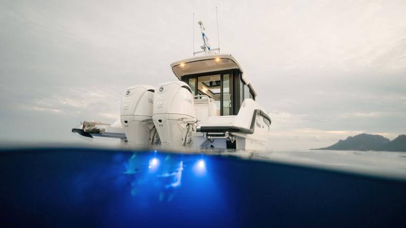 Yamarin Aura Cabin flagship