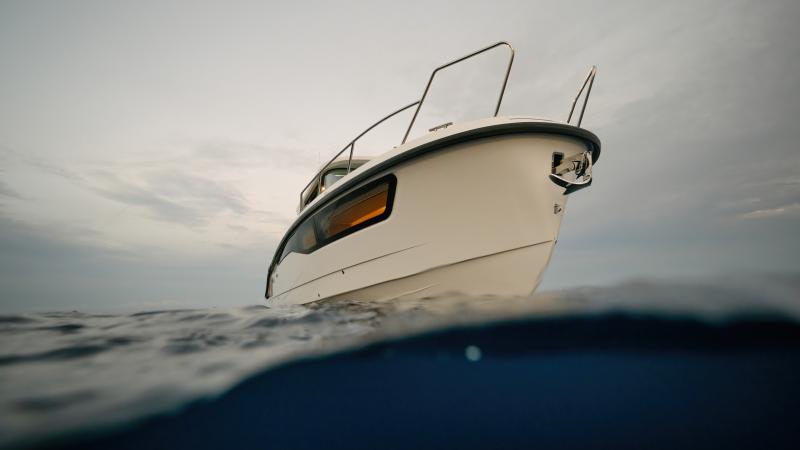 Yamarin Aura Cabin flagship