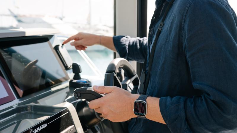 Yamarin Aura Cabin flagship