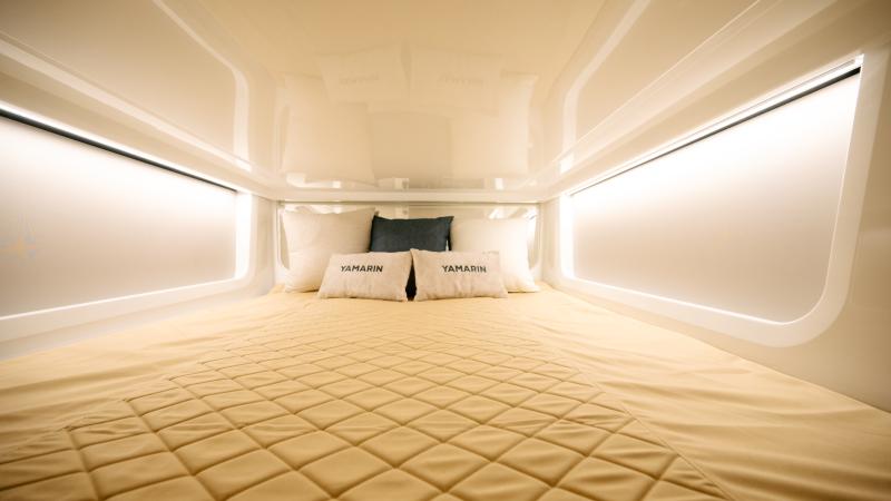 Yamarin Aura Cabin flagship
