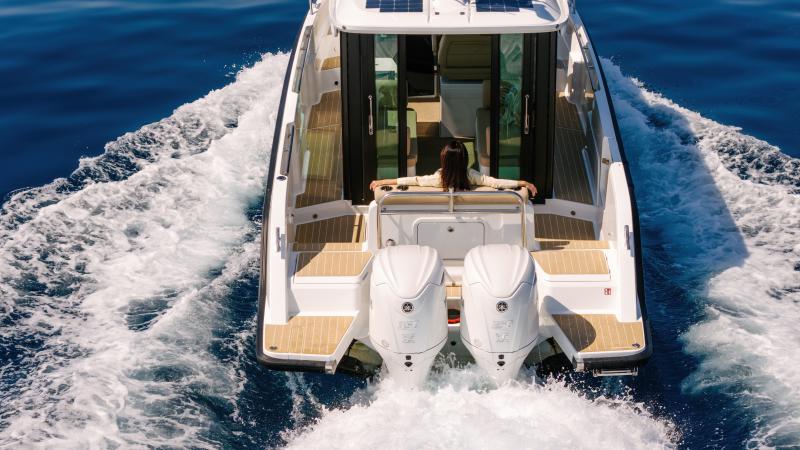 Yamarin Aura Cabin flagship