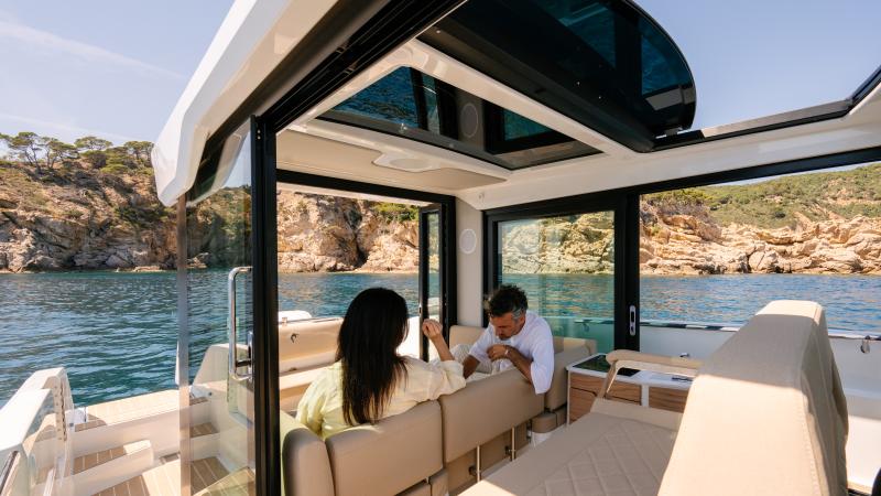 Yamarin Aura Cabin flagship