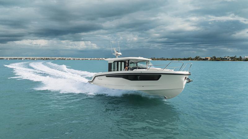 Yamarin Aura Cabin flagship