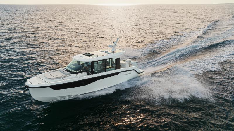 Yamarin Aura Cabin flagship